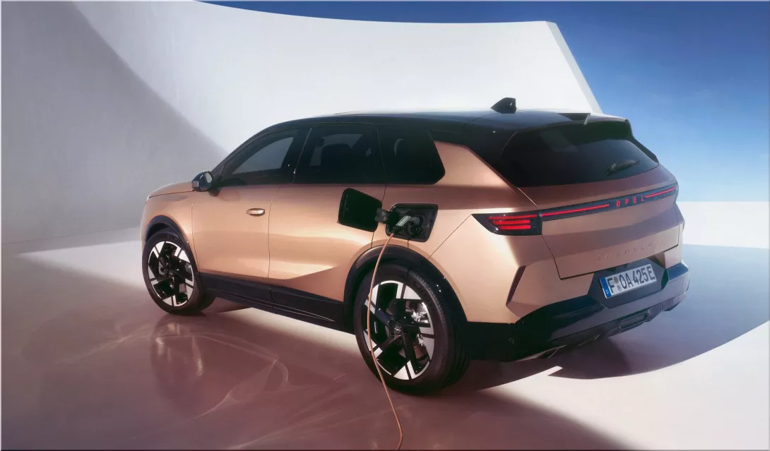 Explore the All-New 2025 Opel Grandland: Design, Performance, and Technolog